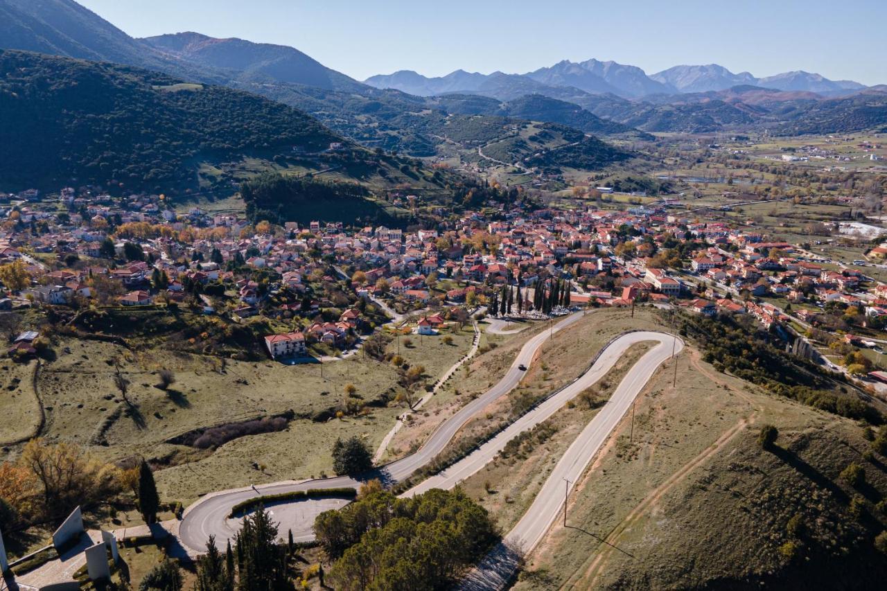 Gm Luxury Suites Kalavryta Buitenkant foto